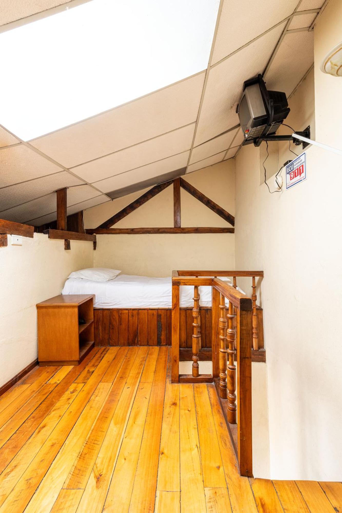 Hostal La Suite Сангольки Экстерьер фото