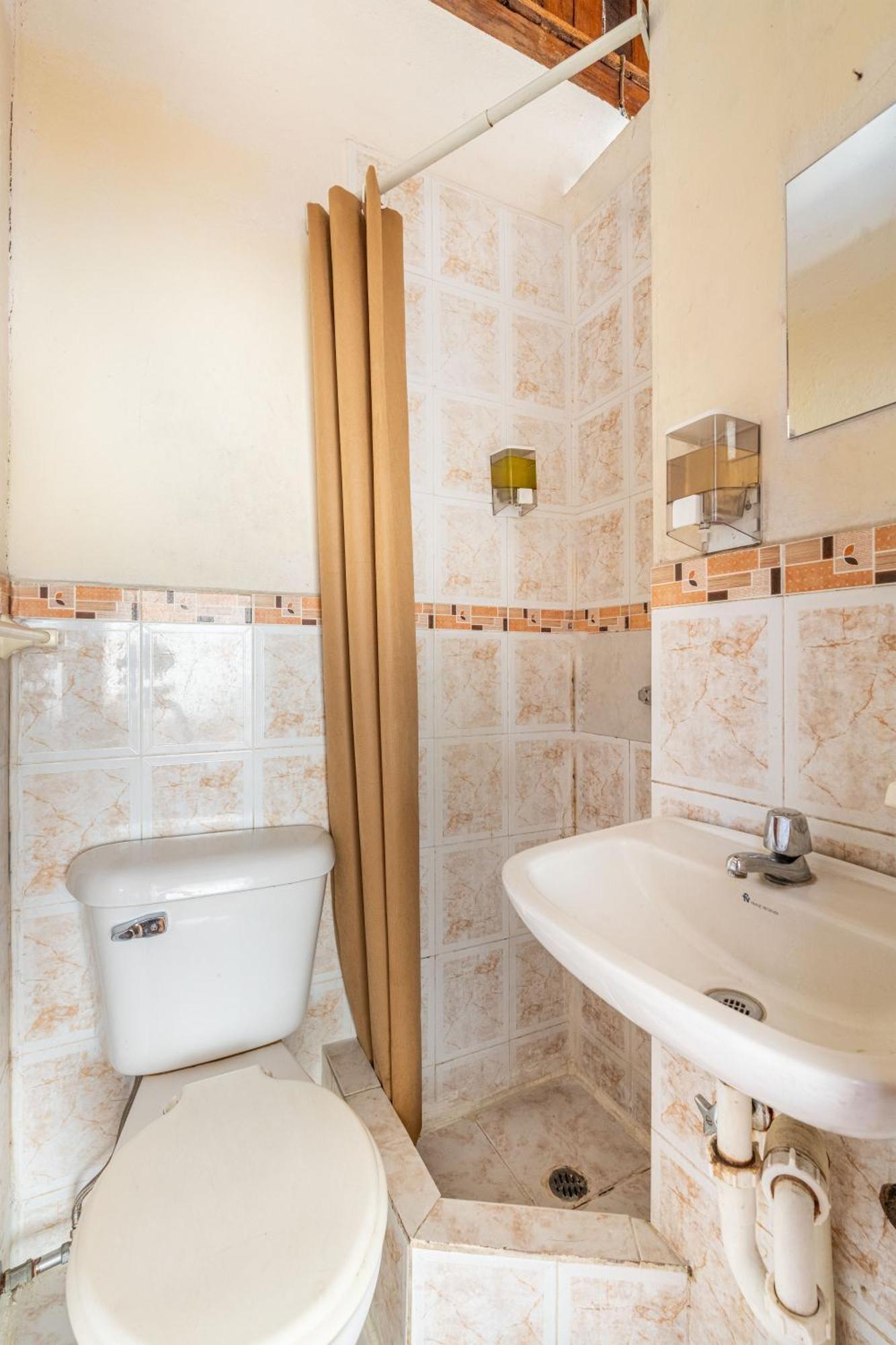 Hostal La Suite Сангольки Экстерьер фото