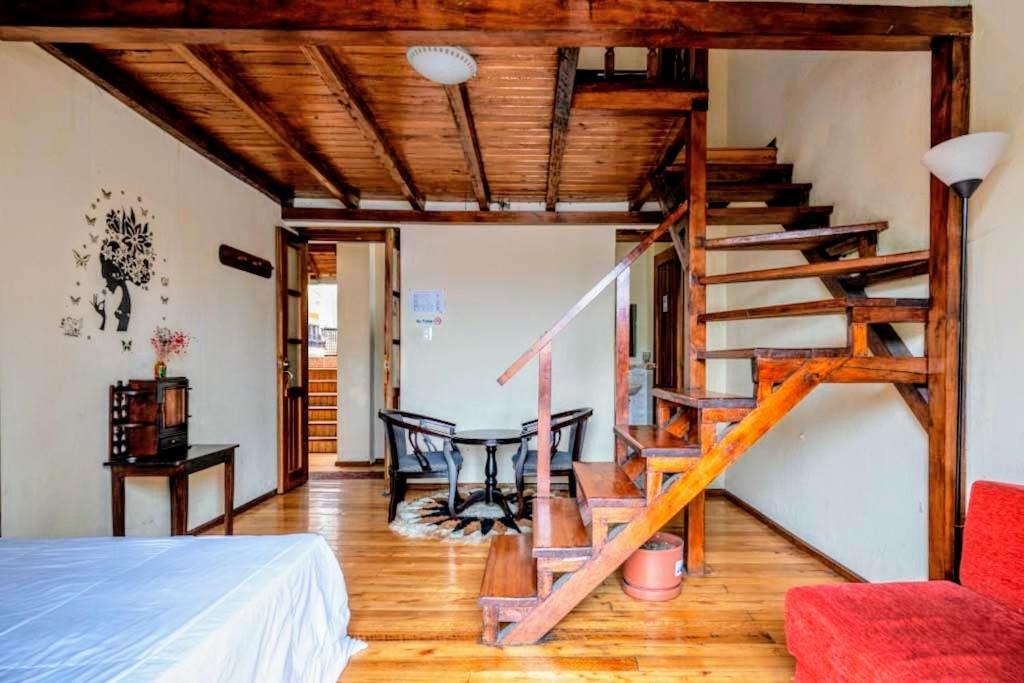 Hostal La Suite Сангольки Экстерьер фото