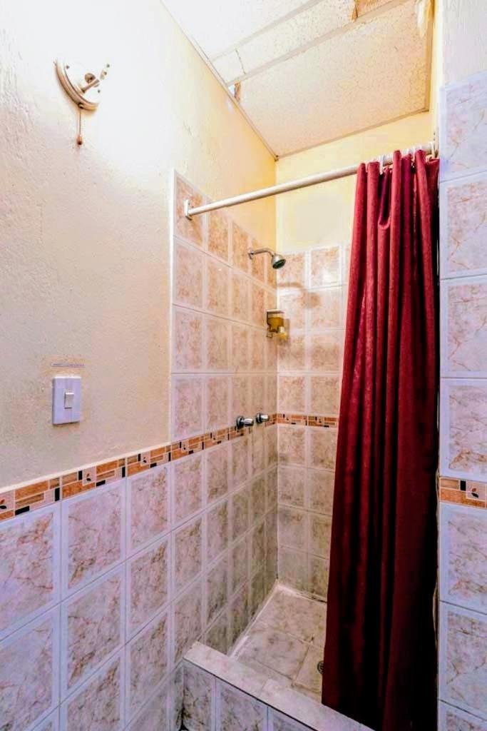 Hostal La Suite Сангольки Экстерьер фото