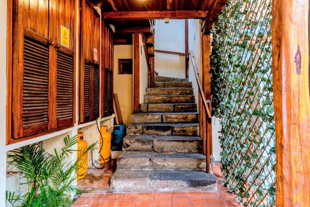 Hostal La Suite Сангольки Экстерьер фото